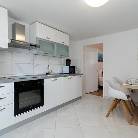 Novi Apartment *